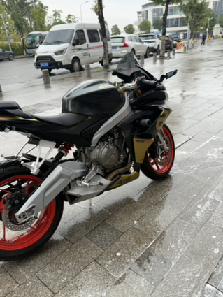 二手阿普利亚RS 660 