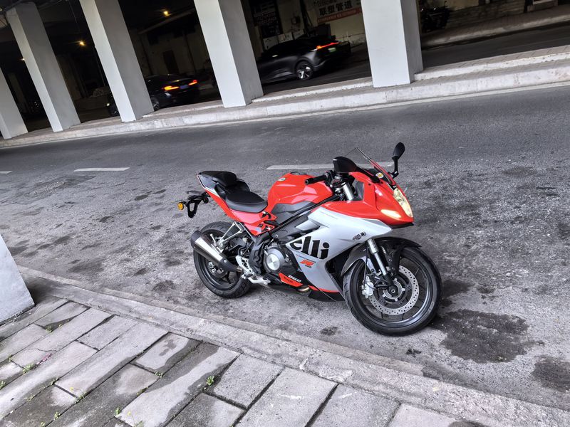 二手贝纳利龙卷风 Tornado 252R