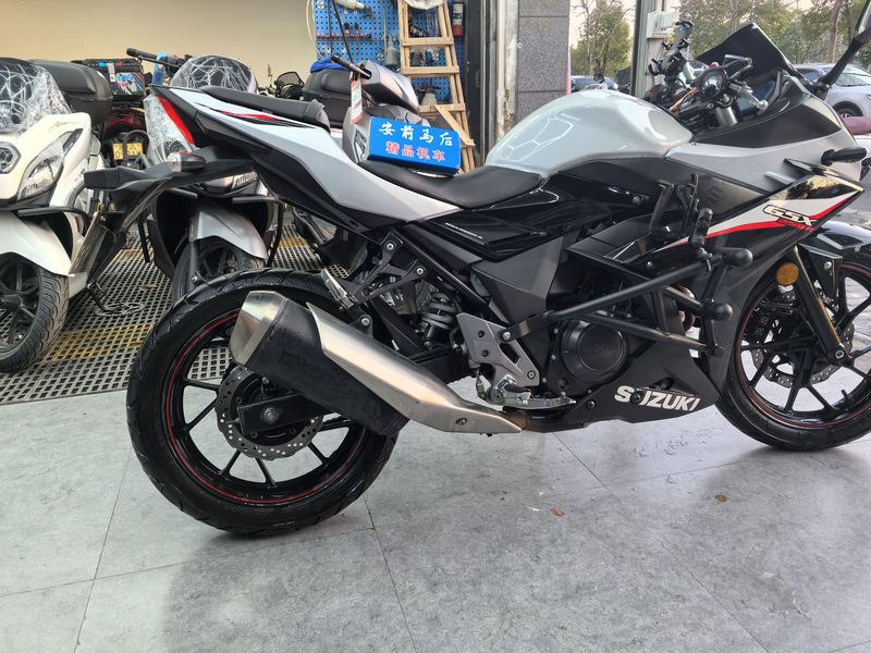 二手豪爵铃木GSX250R