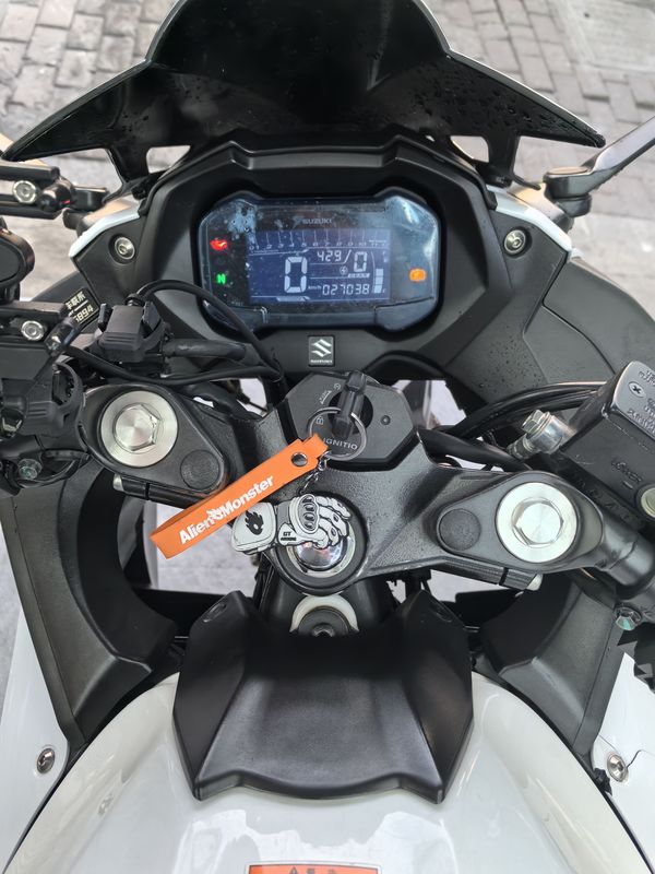 二手豪爵铃木GSX250R