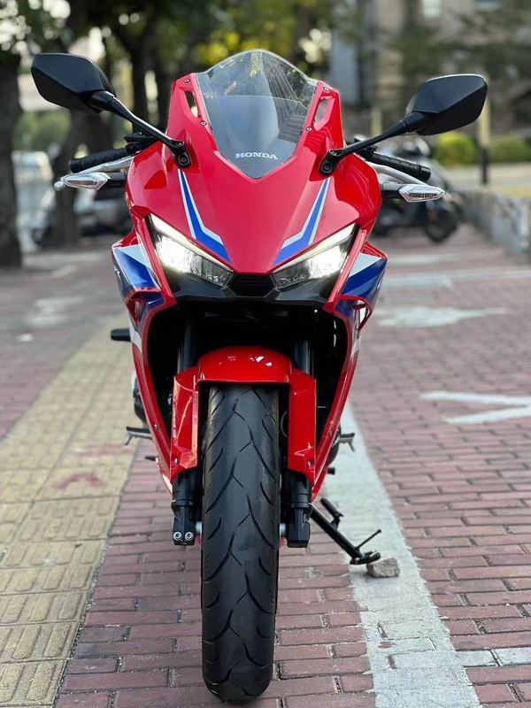 二手本田CBR400R