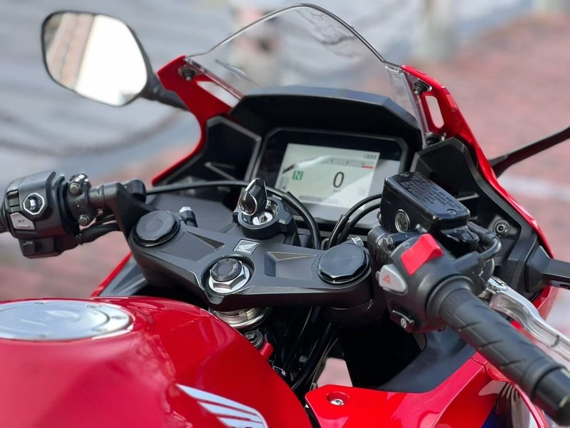 二手本田CBR400R