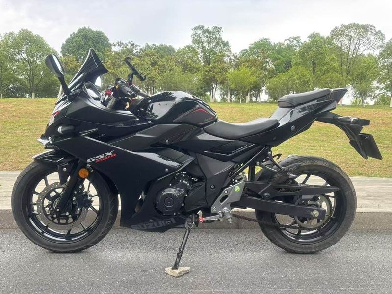 二手豪爵铃木GSX250R