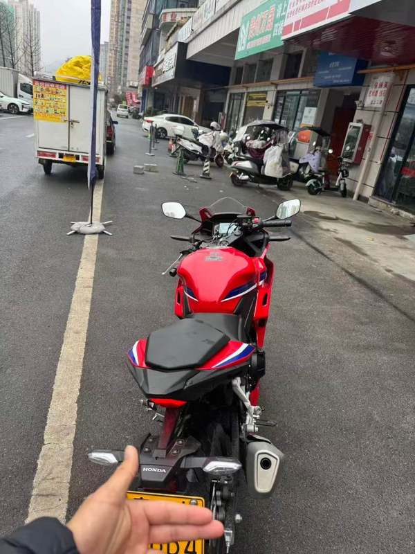 二手本田CBR400R