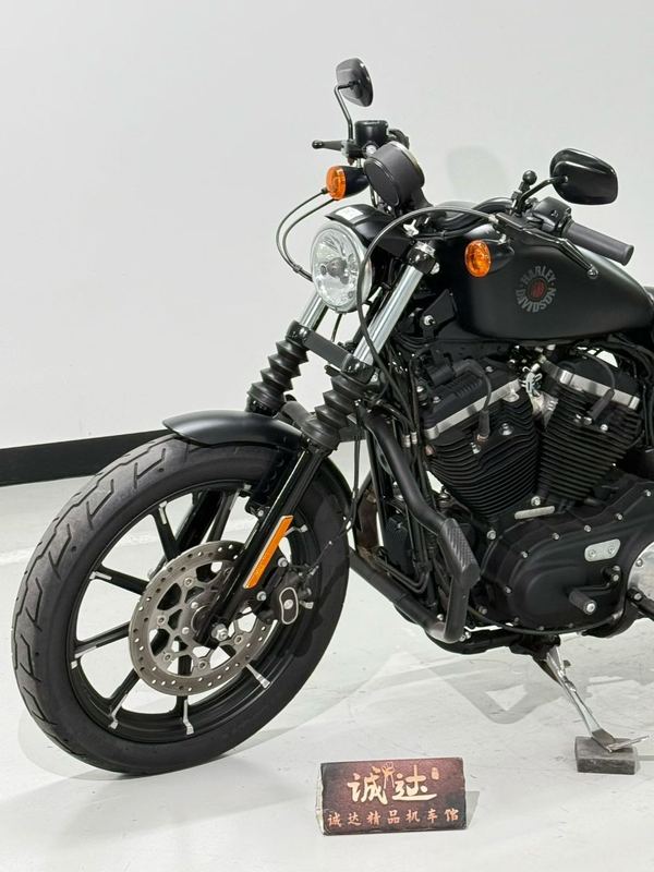 二手哈雷戴维森Iron883 硬汉