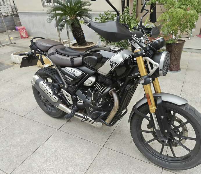 二手凯旋Scrambler 400 X