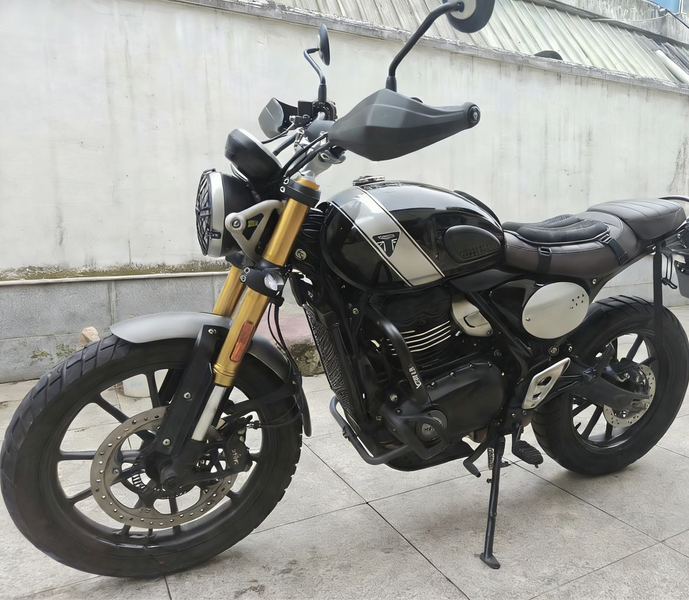二手凯旋Scrambler 400 X