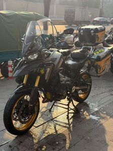 二手贝纳利TRK702