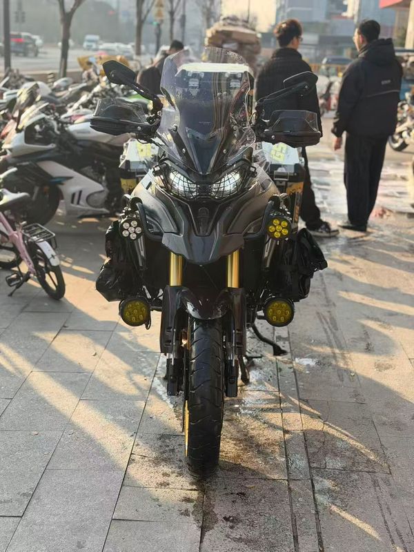 二手贝纳利TRK702