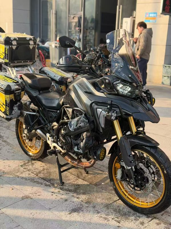 二手贝纳利TRK702