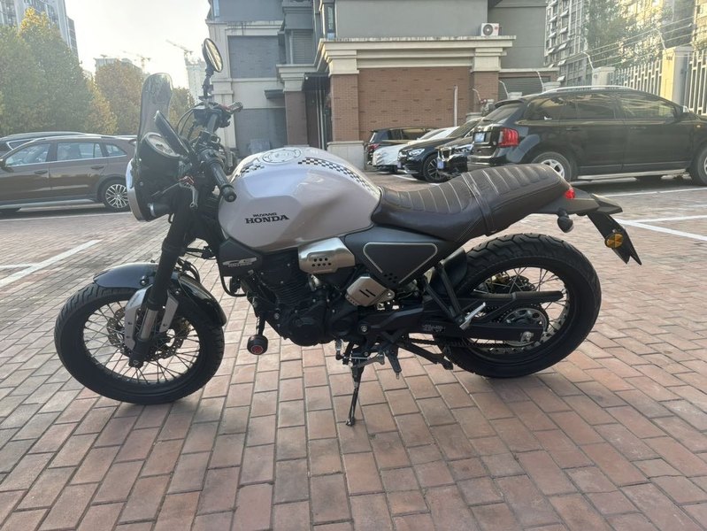 二手五羊本田鸷道 CB190SS