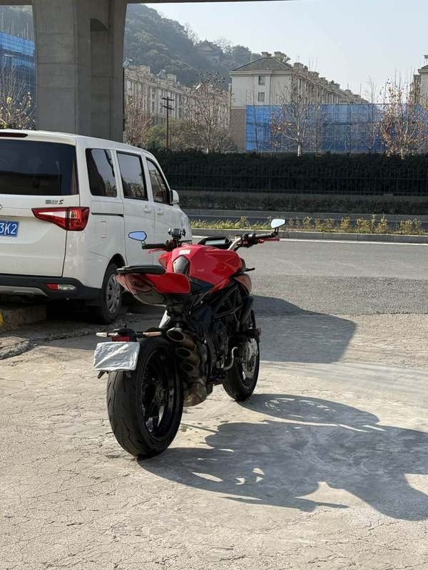 二手奥古斯塔Brutale 800