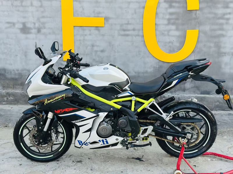 二手贝纳利龙卷风 Tornado 302R