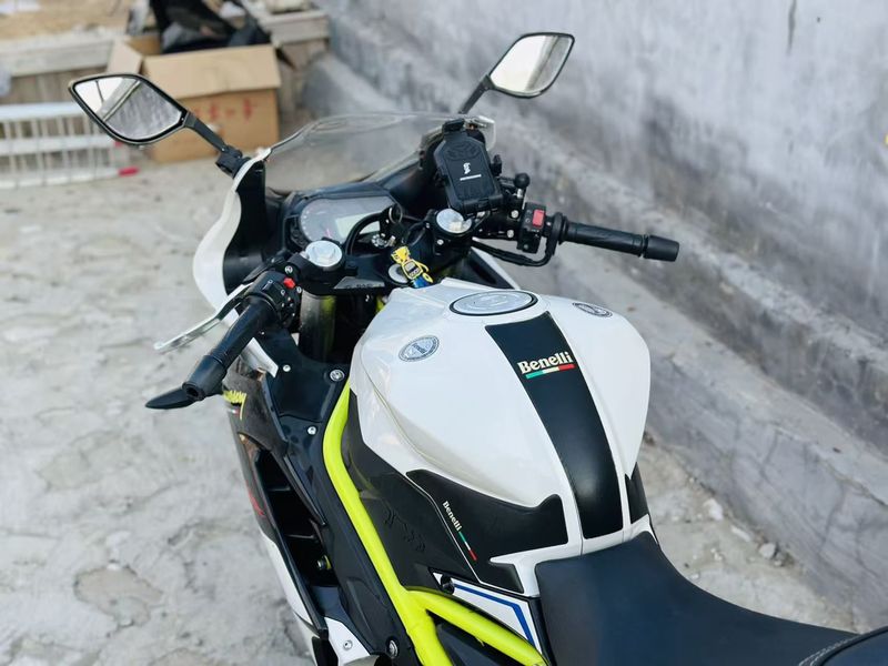 二手贝纳利龙卷风 Tornado 302R