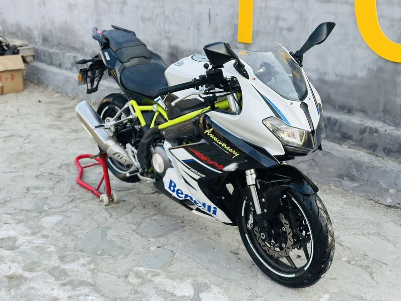 二手贝纳利龙卷风 Tornado 302R