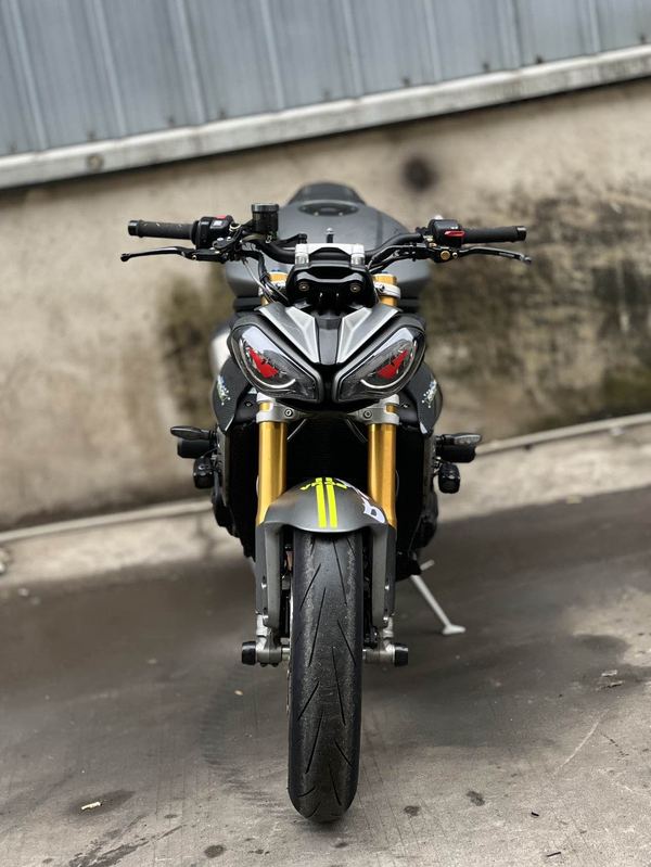 二手凯旋Speed Triple 1200
