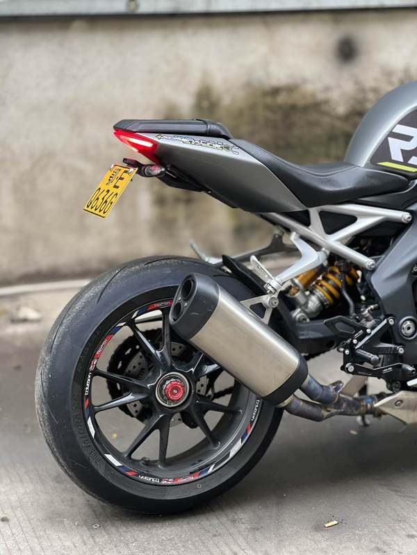 二手凯旋Speed Triple 1200