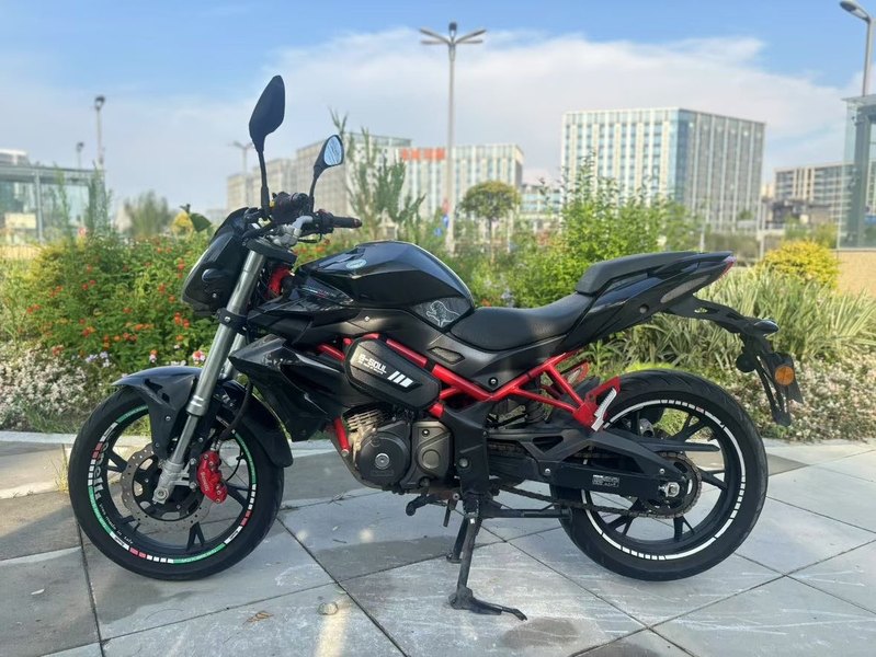 二手贝纳利红宝龙 TNT150i