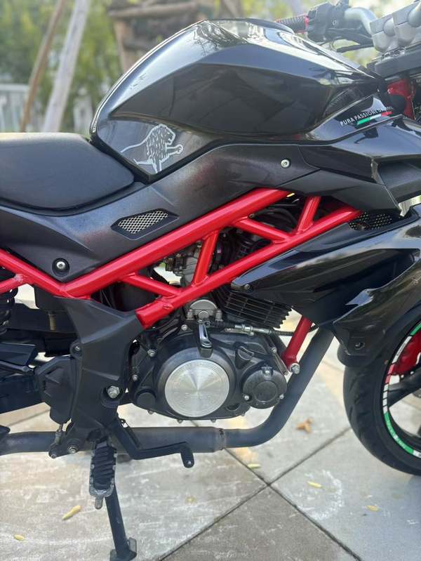 二手贝纳利红宝龙 TNT150i