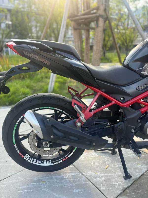 二手贝纳利红宝龙 TNT150i