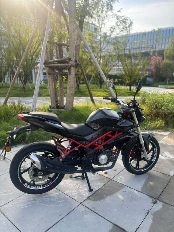 二手贝纳利红宝龙 TNT150i