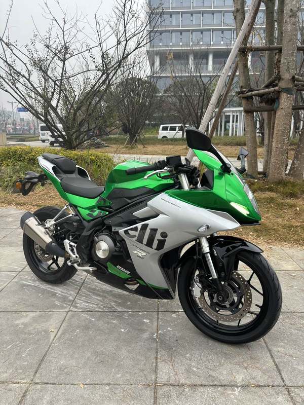 二手贝纳利龙卷风 Tornado 252R