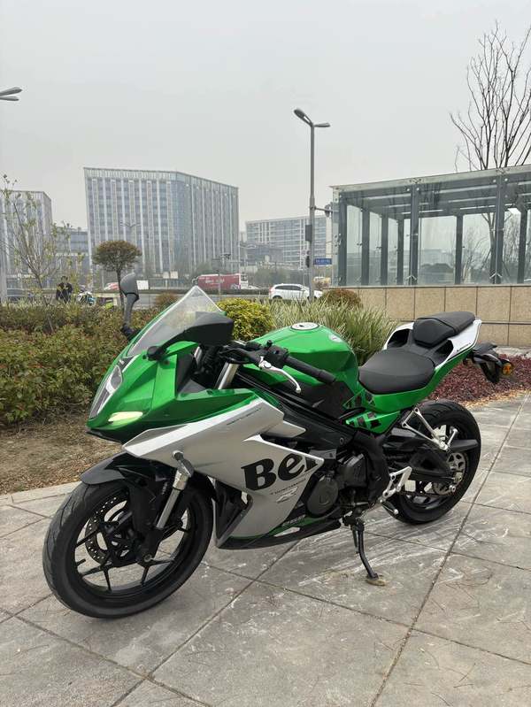 二手贝纳利龙卷风 Tornado 252R