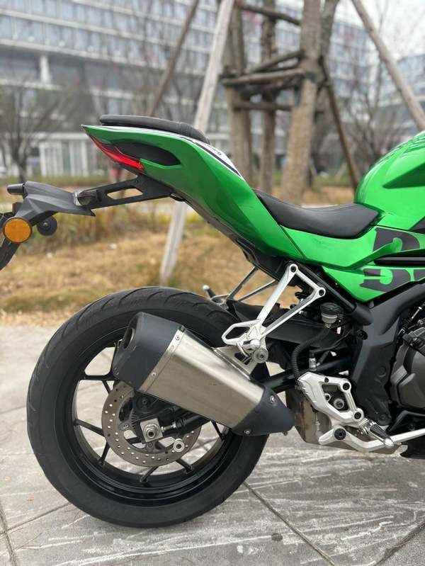 二手贝纳利龙卷风 Tornado 252R