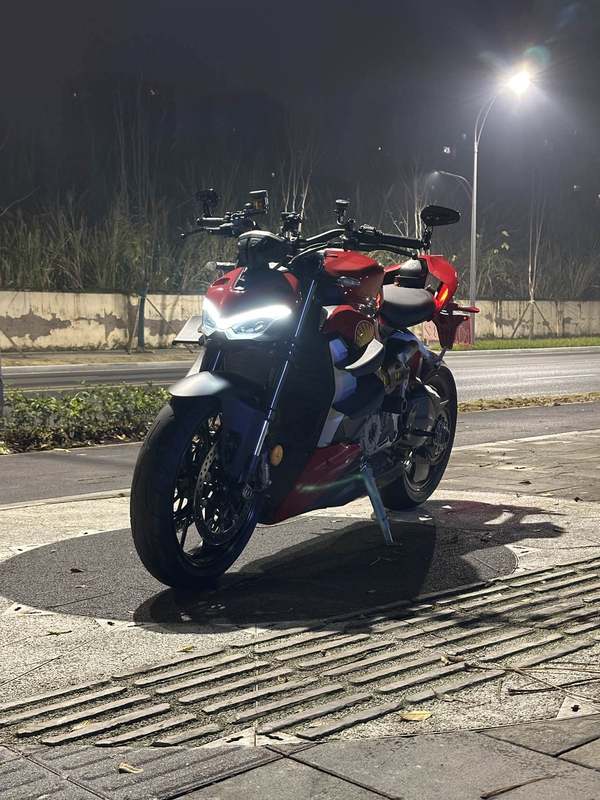 二手杜卡迪Street Fighter V2