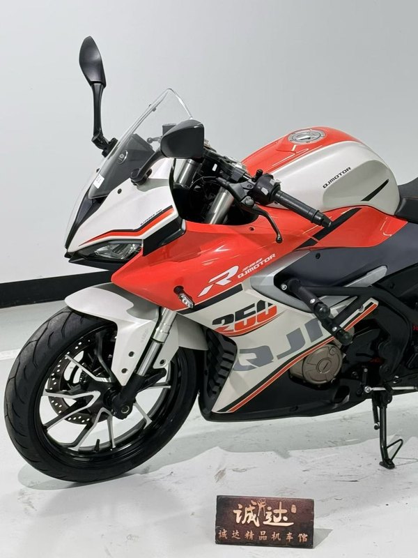 二手QJMOTOR赛250