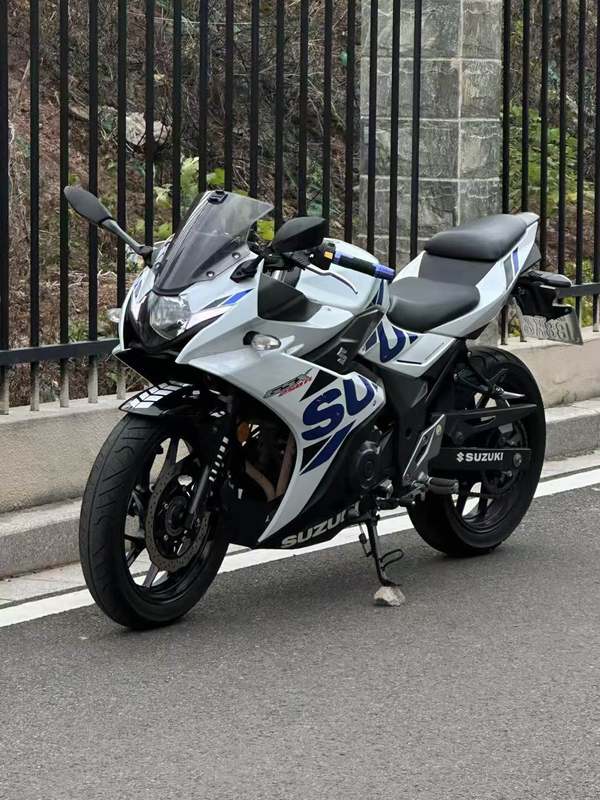 二手豪爵铃木GSX250R