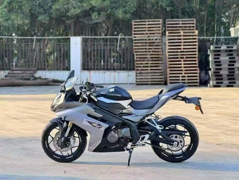 二手贝纳利龙卷风 Tornado 302R