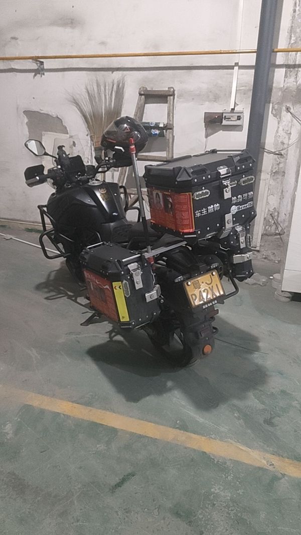 二手贝纳利TRK702