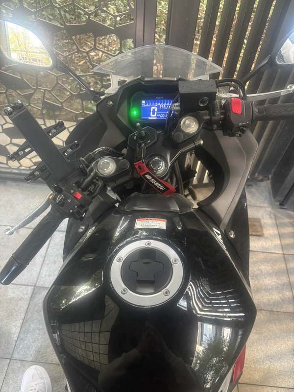 二手豪爵铃木GSX250R