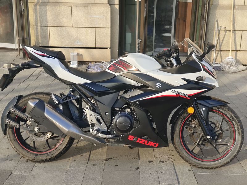 二手豪爵铃木GSX250R