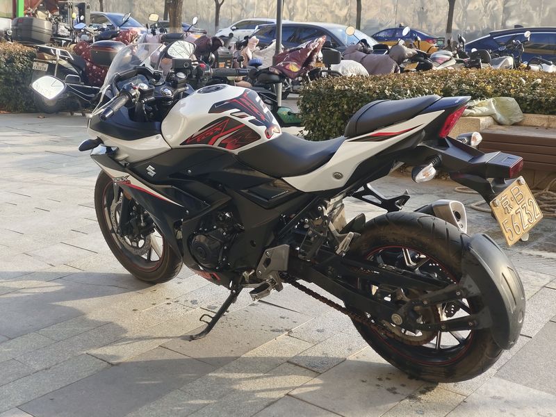 二手豪爵铃木GSX250R