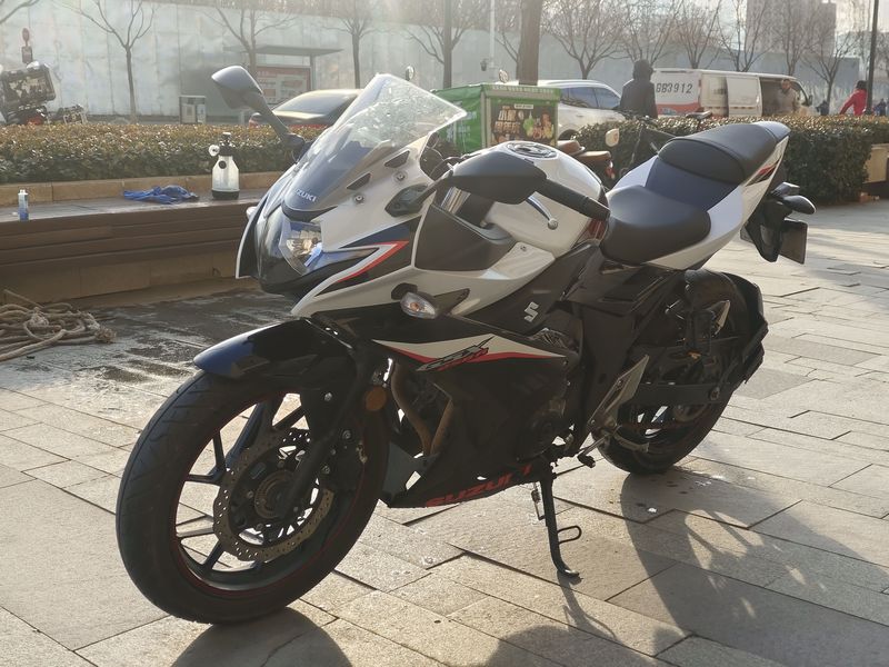二手豪爵铃木GSX250R