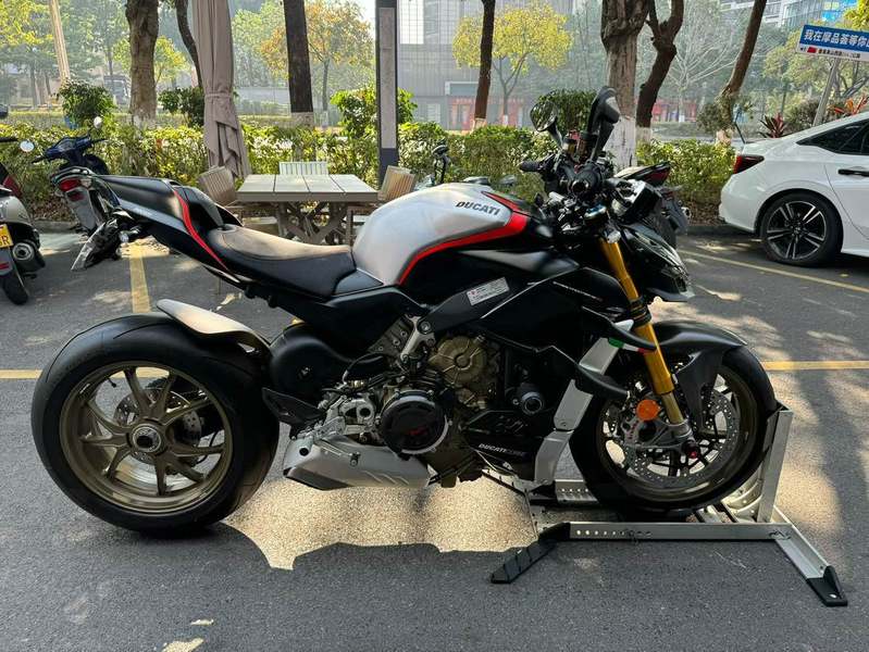 二手杜卡迪Street Fighter V4