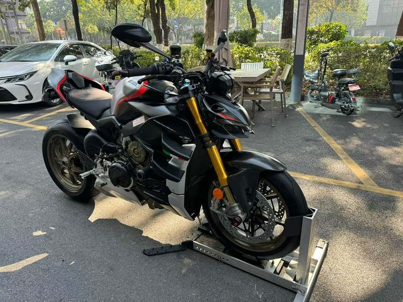 二手杜卡迪Street Fighter V4