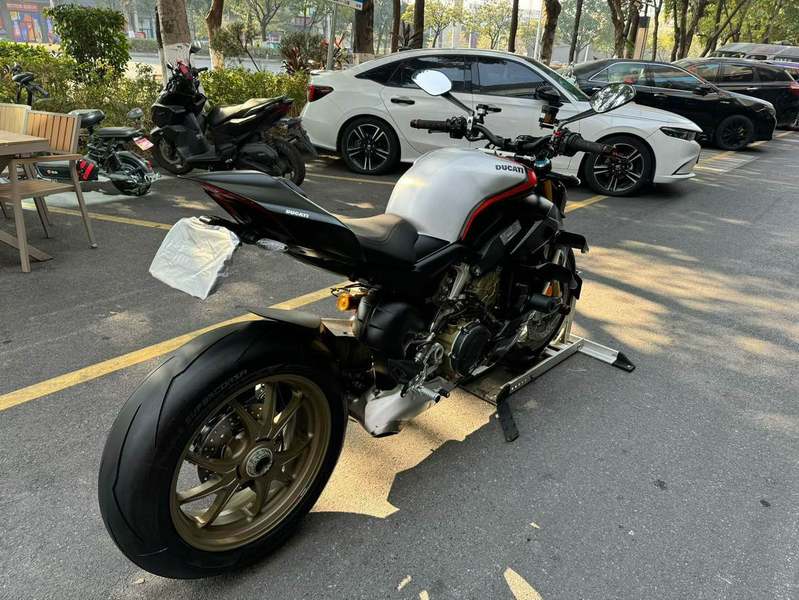 二手杜卡迪Street Fighter V4