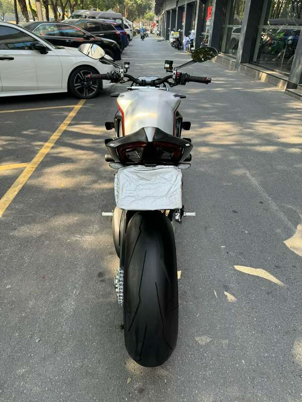 二手杜卡迪Street Fighter V4