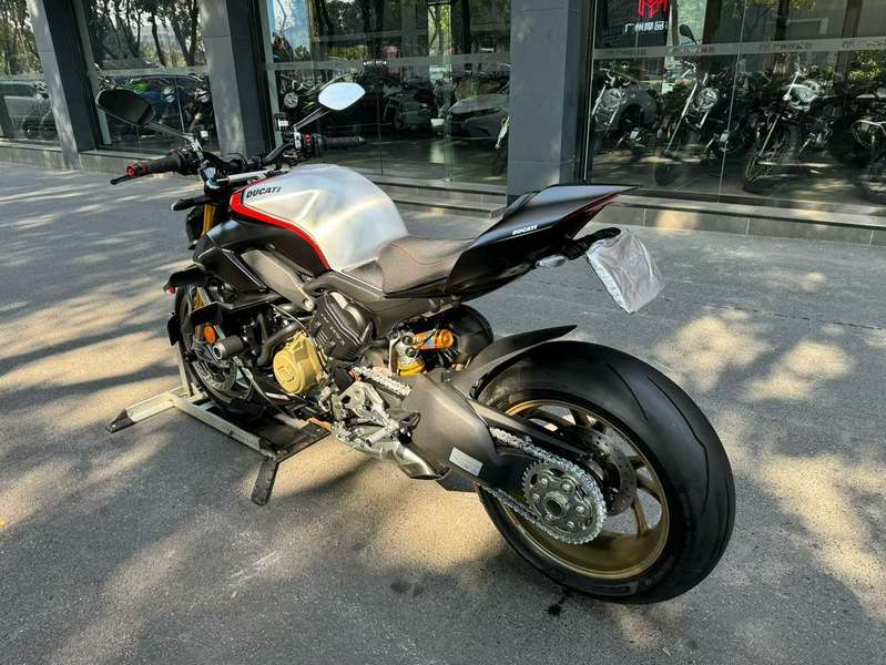 二手杜卡迪Street Fighter V4