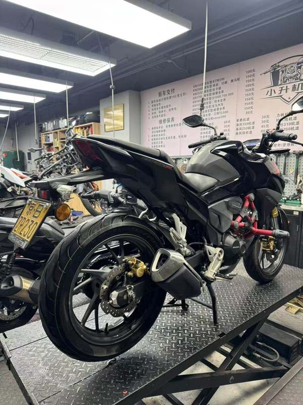 二手五羊本田CB190R 暴锋眼