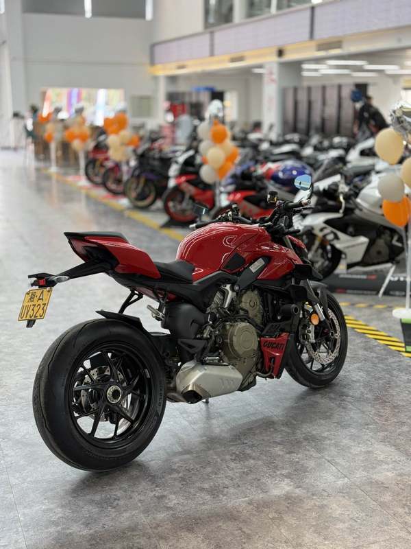 二手杜卡迪Street Fighter V4