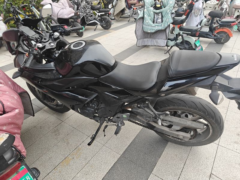 二手豪爵铃木GSX250R