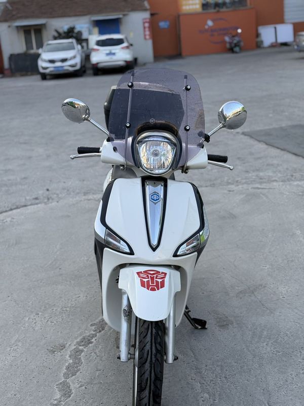 二手比亚乔Liberty One