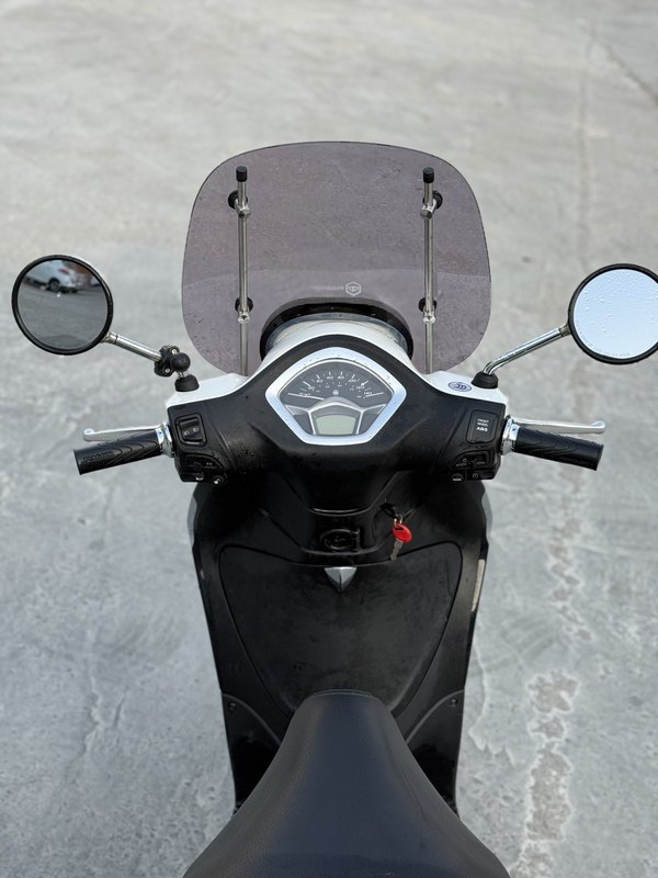 二手比亚乔Liberty One