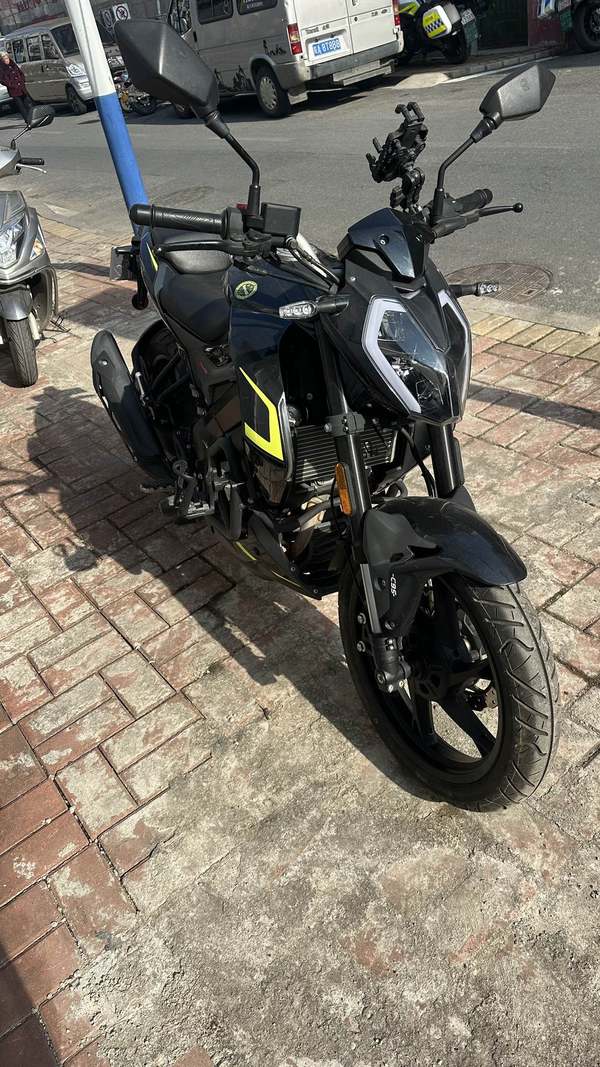 二手贝纳利小迅龙 BN150S