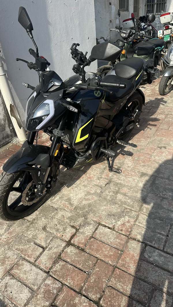 二手贝纳利小迅龙 BN150S