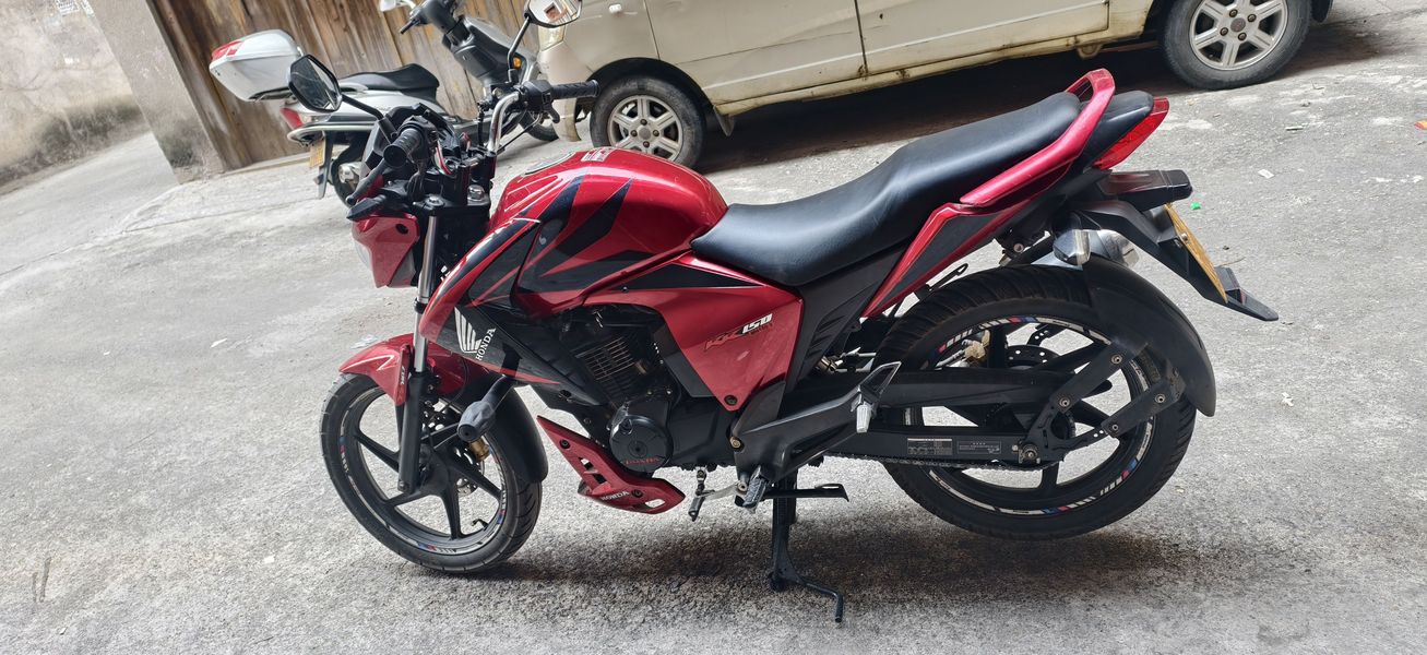 二手五羊本田RR150 幻影